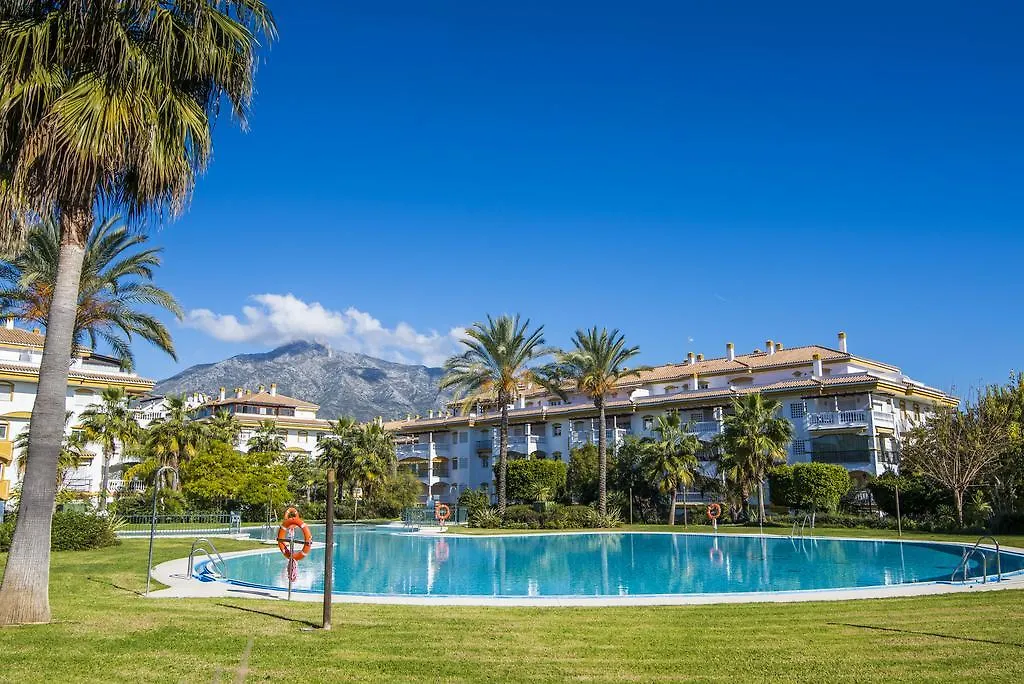 Sunny Banus Golf Apartment Marbella